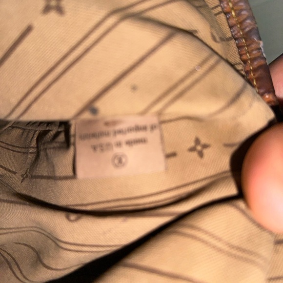 Authentic Louis Vuitton bag - Picture 5 of 14